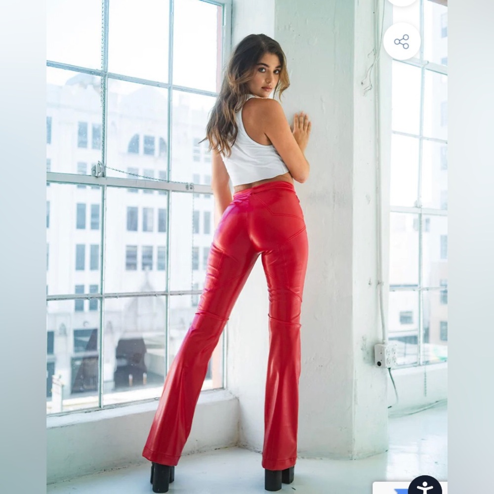 REVICE size 25 red Venus flare pant